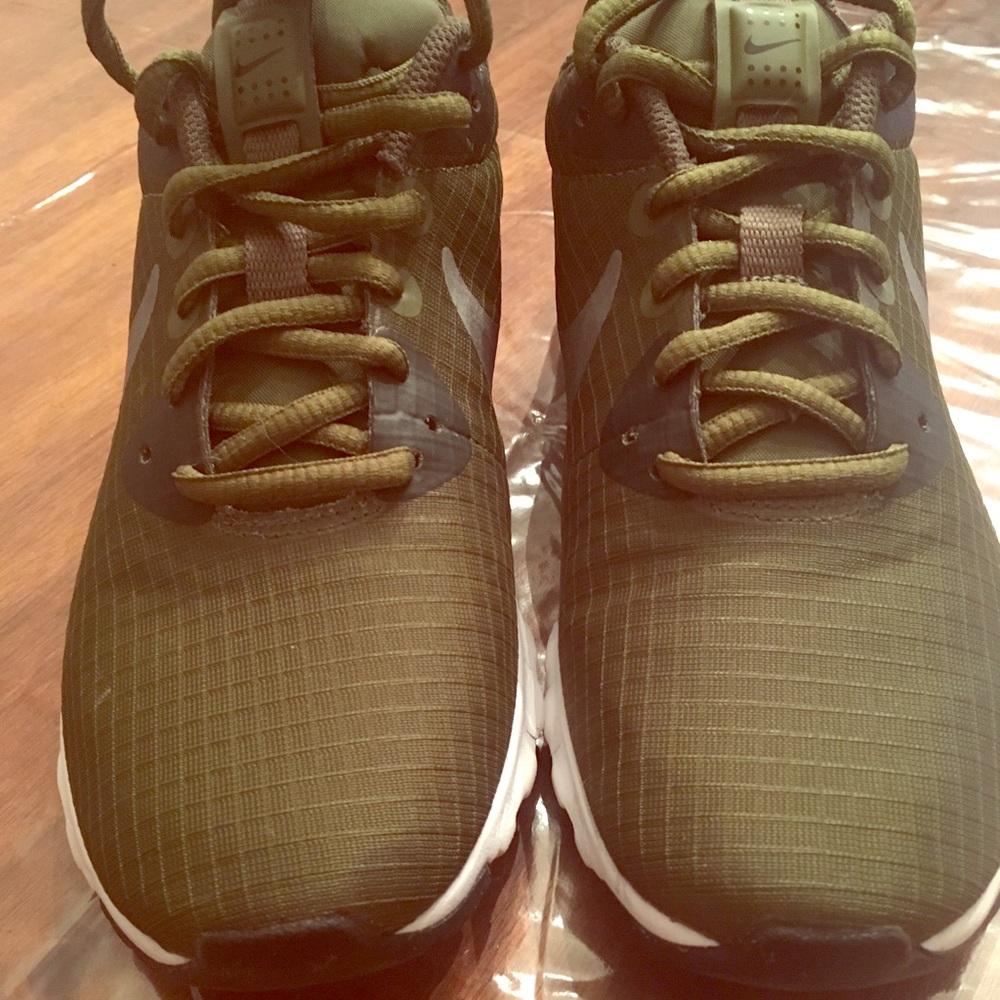 Olive green Nike’s